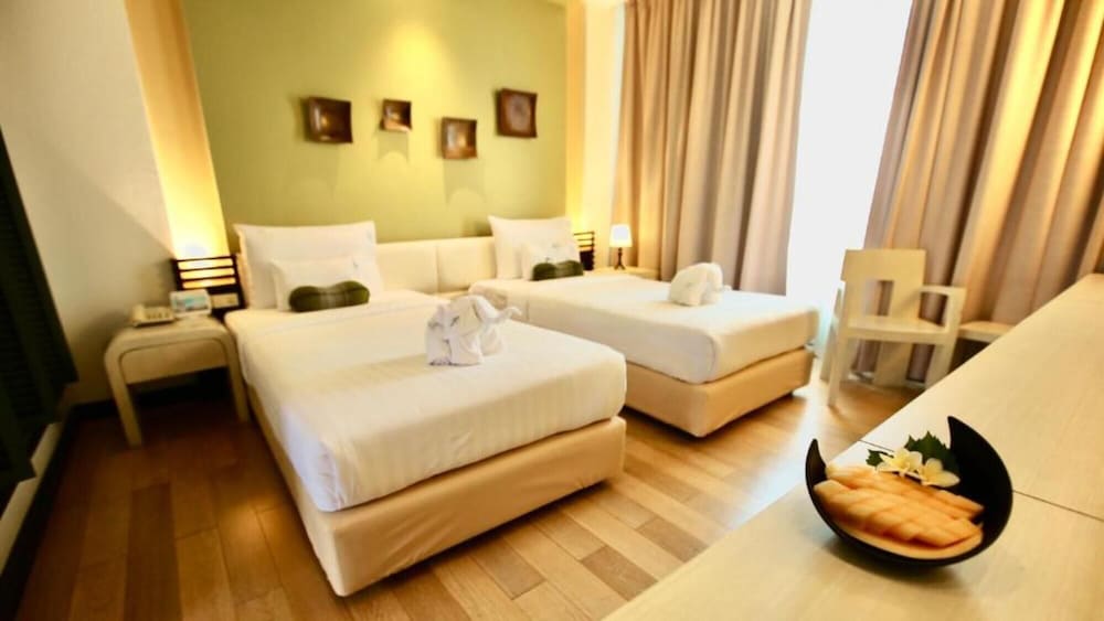 DELUXE, TWIN BEDS