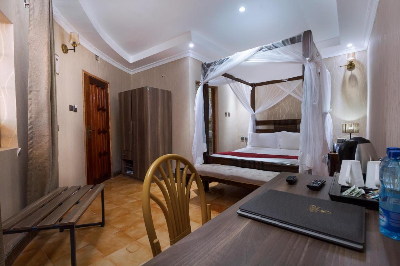 Nokras Enkare Luxury Tented Camps 6/20