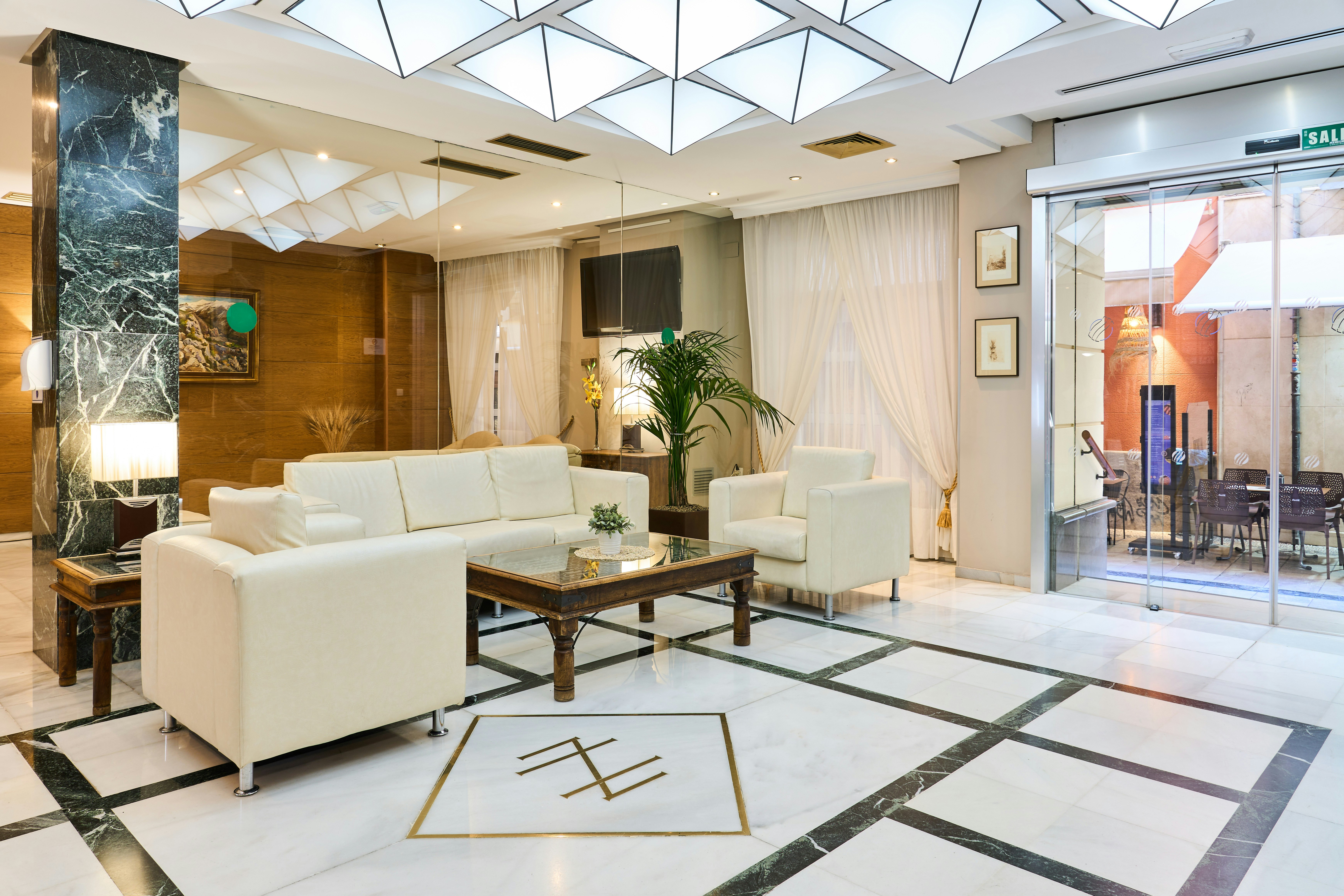 Navas Hotel 13/82