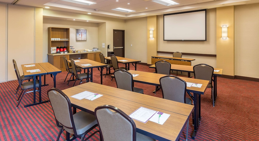Hyatt Place Canton 51/62