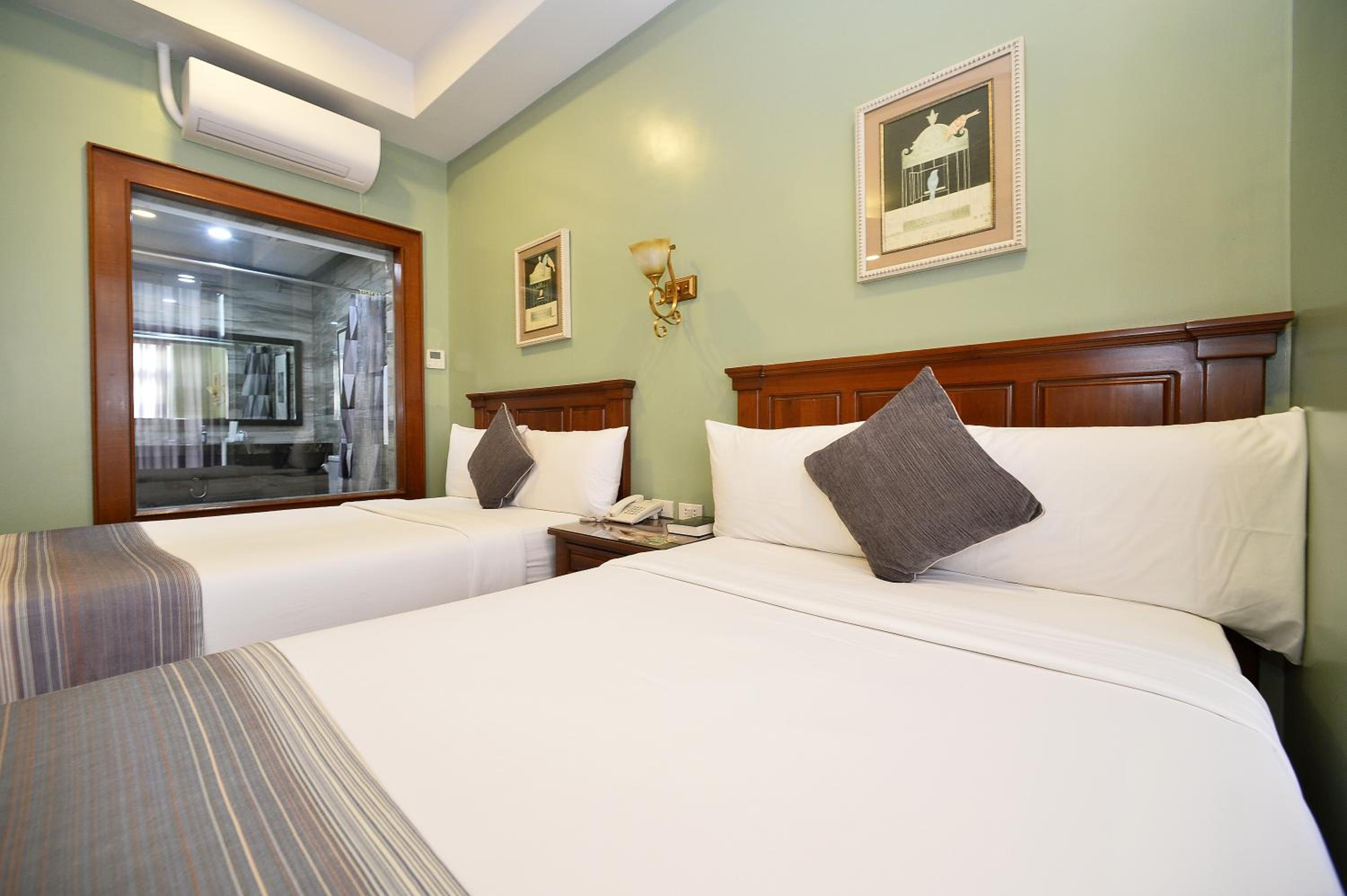 Paragon, Junior Suite