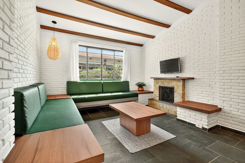 Grinbergs Village Hotel 28/46
