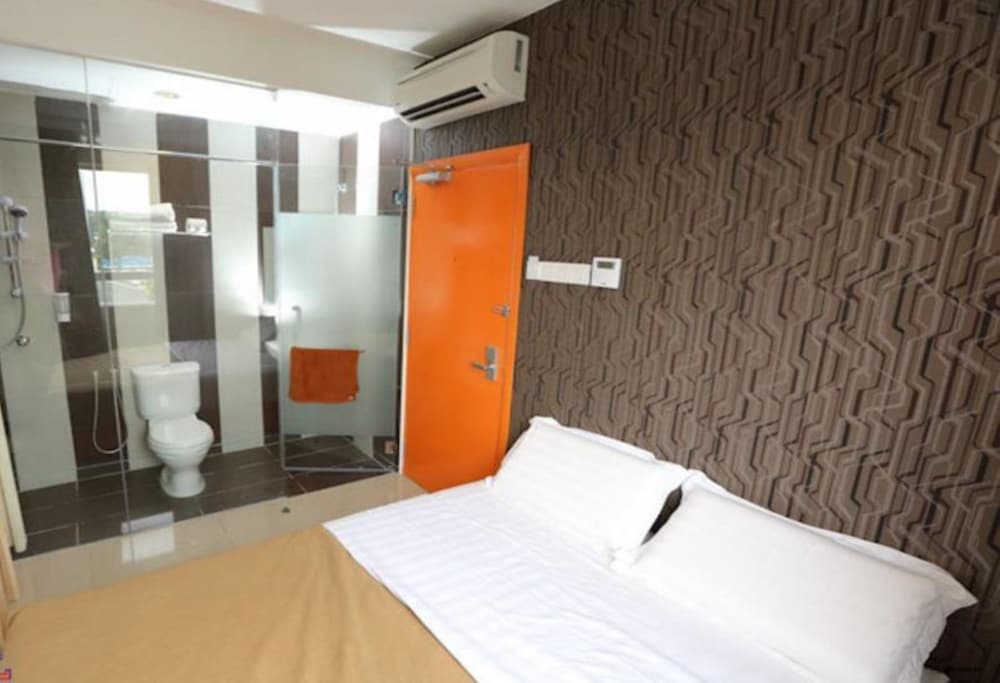 1 Hotel Taman Connaught 27/58