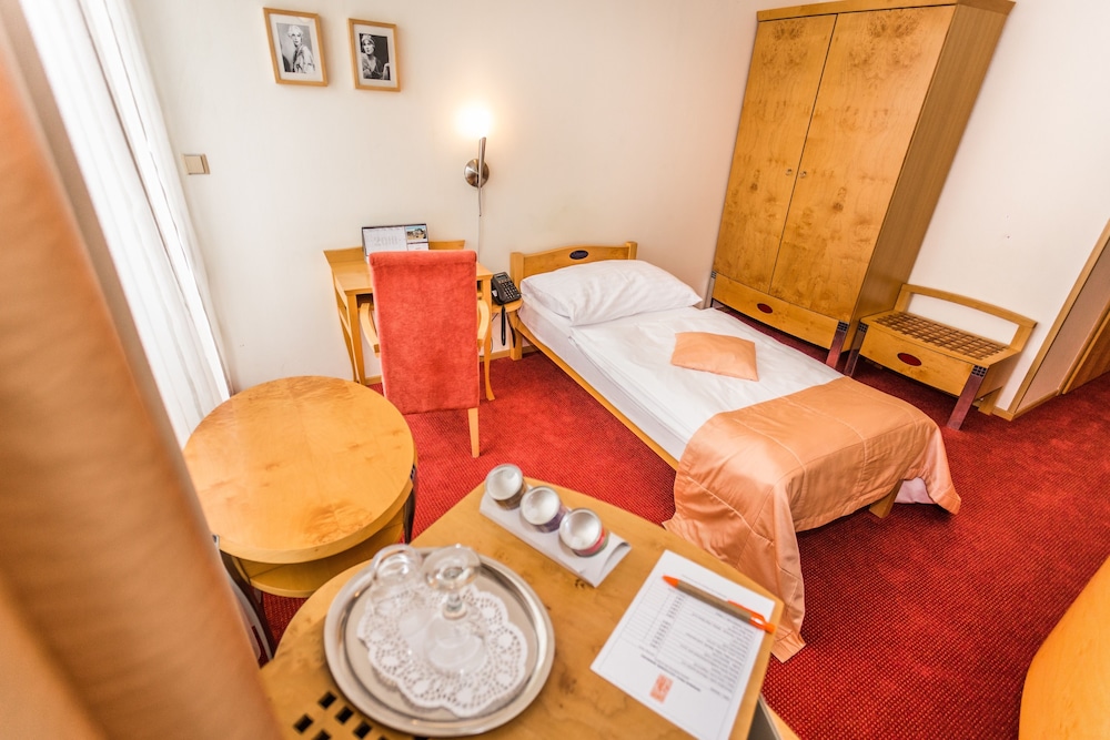Hotel SET 42/68