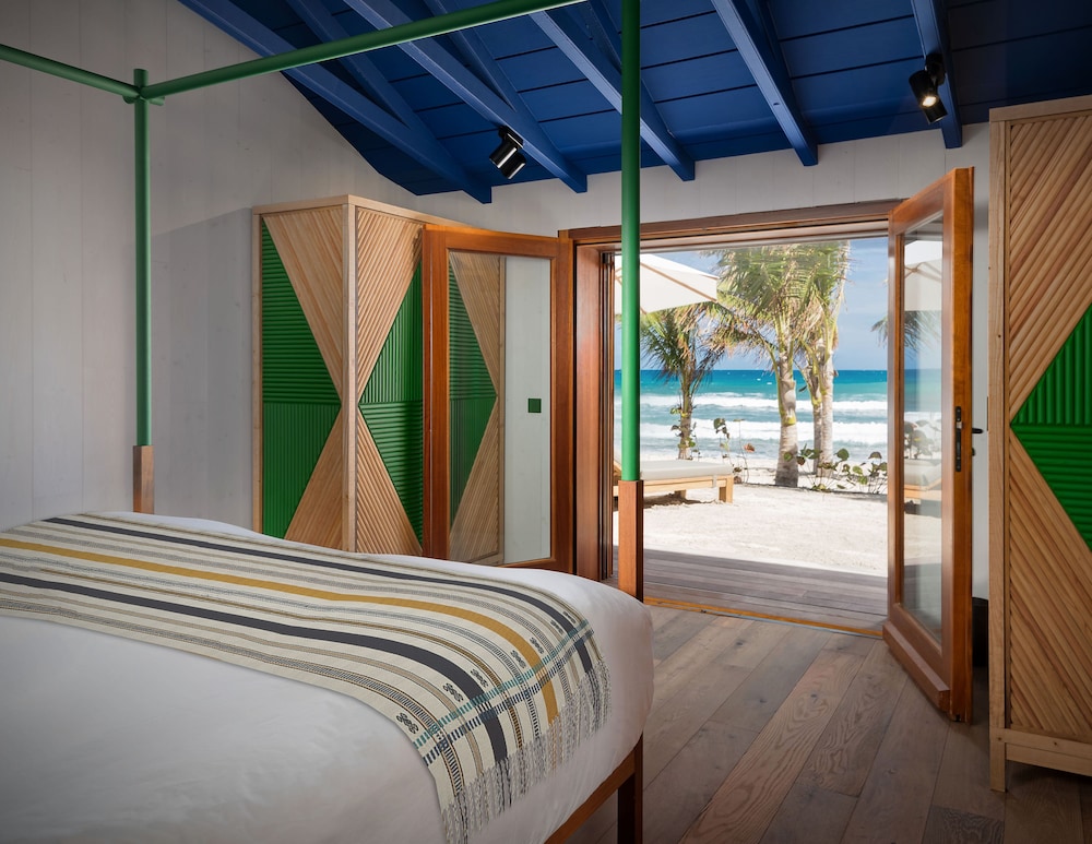 Suite, Beach Side