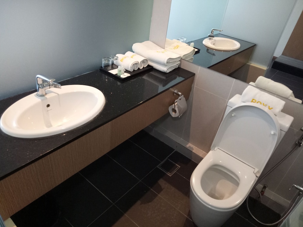 Roxy Hotel Apartment 44/58