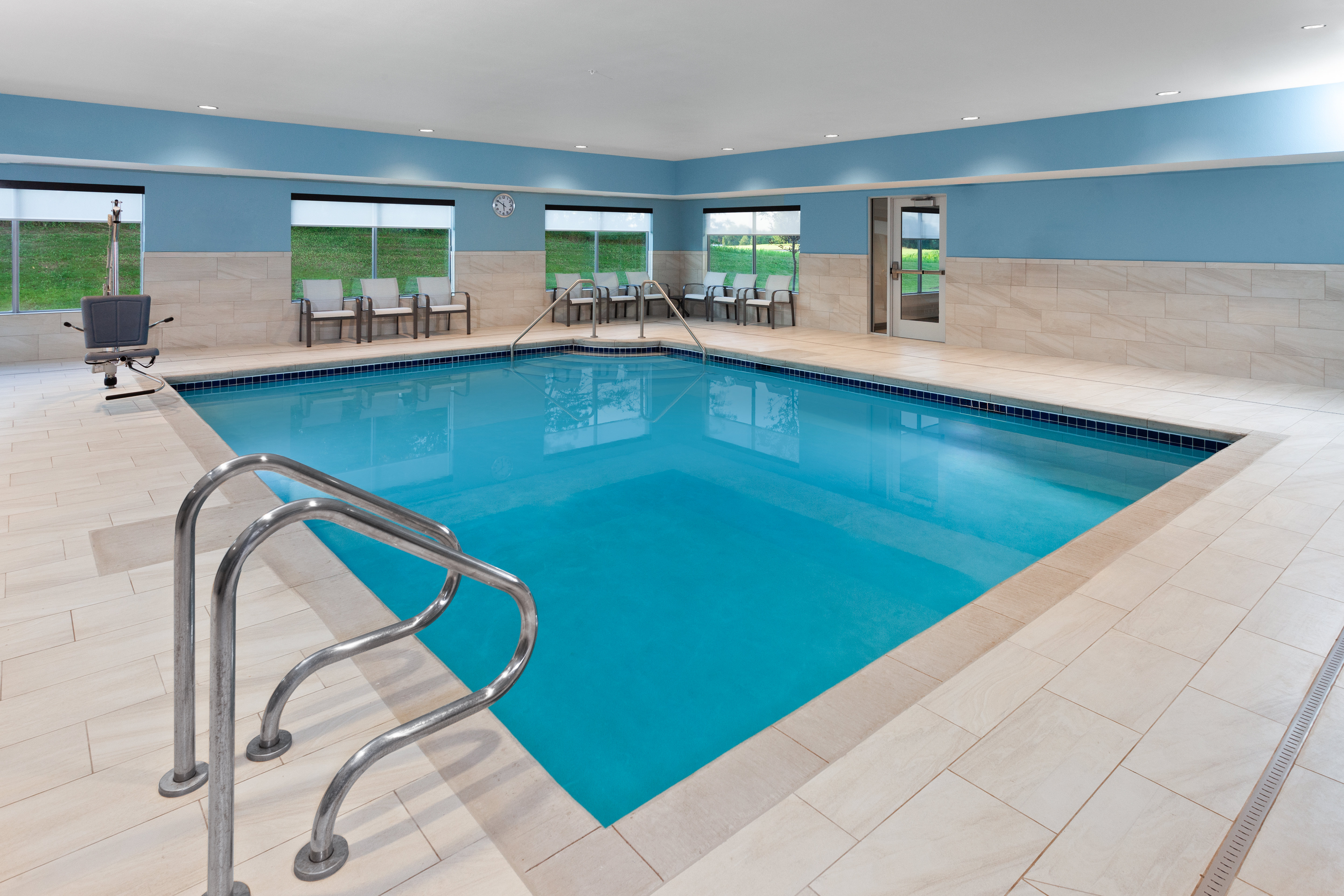 Holiday Inn Express & Suites Reedsburg - Dells Area 44/64