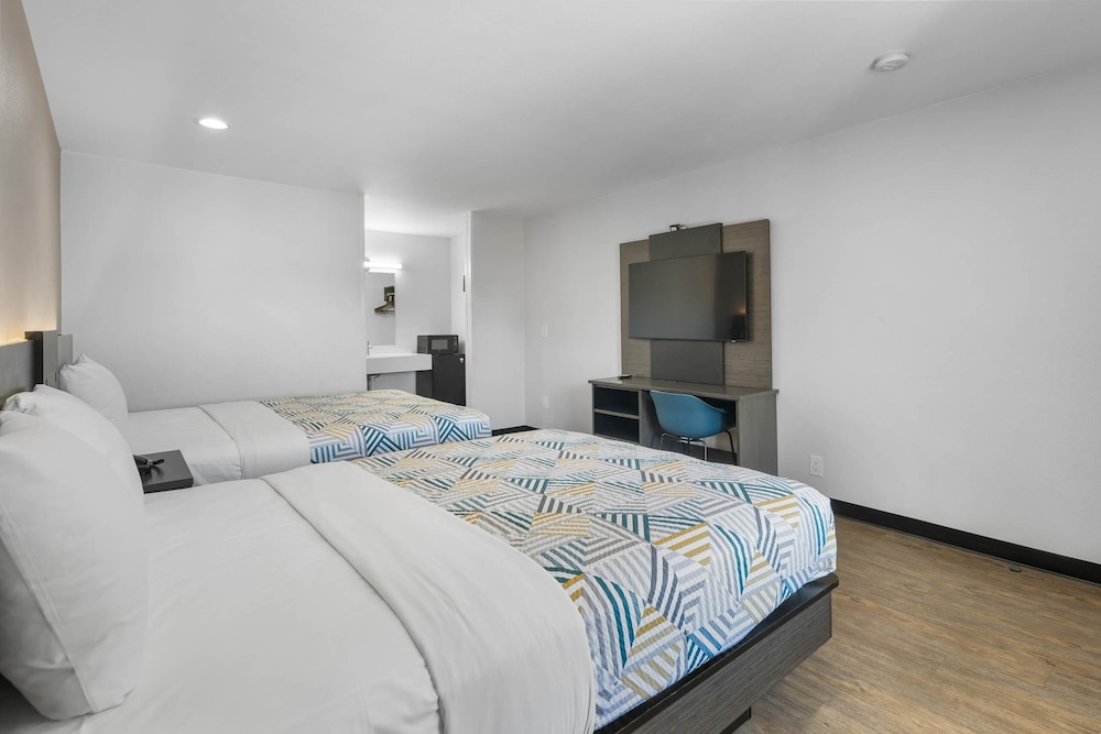 Motel6 La Mesa, CA 35/67