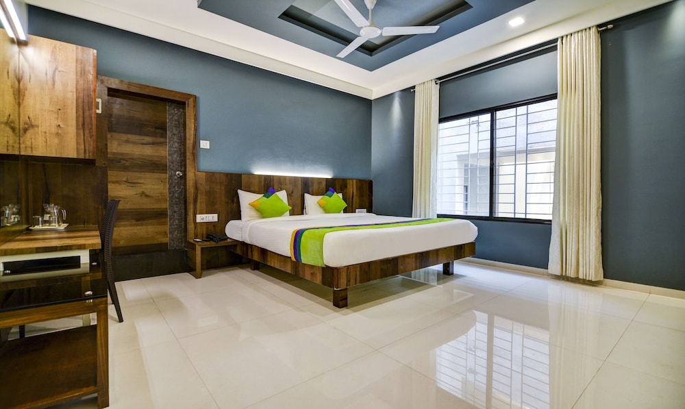 Treebo Shree Sai Suites 16/32