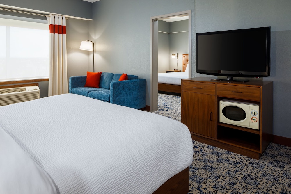 Four Points By Sheraton Louisville Airport 7/27