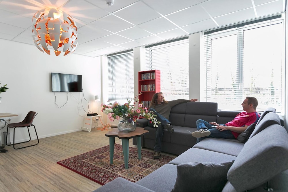 Dutchies Hostel 30/50