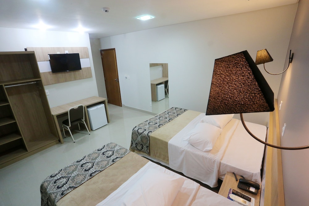HOTEL PLAZA CASCAVEL 24/65