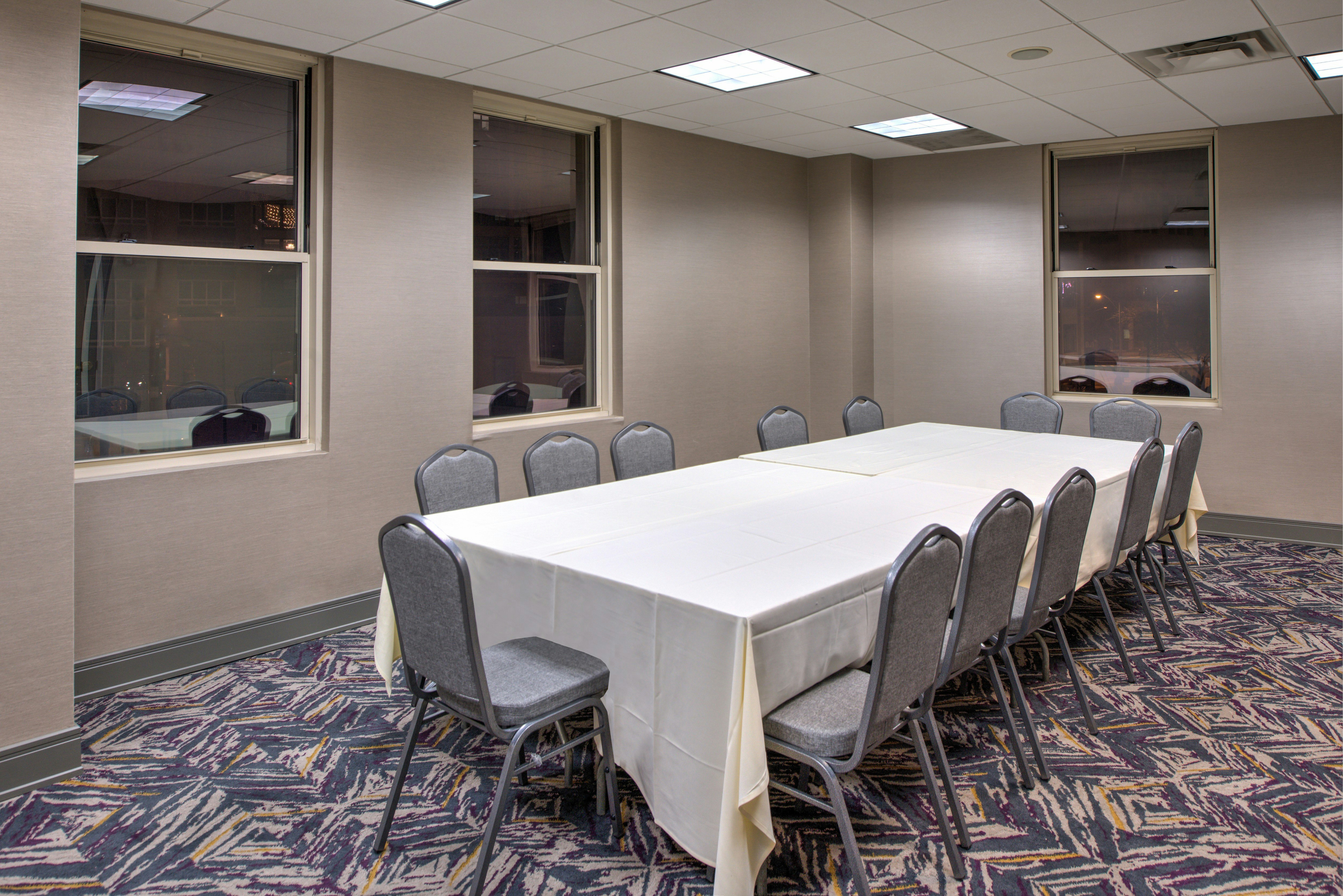 Doubletree By Hilton Utica 70/79