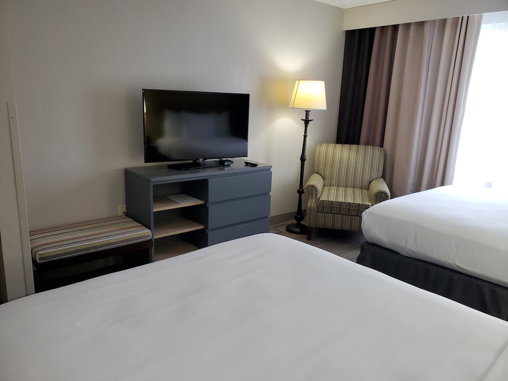 Country Inn & Suites by Radisson, Buford at Mall of Georgia, GA 8/51