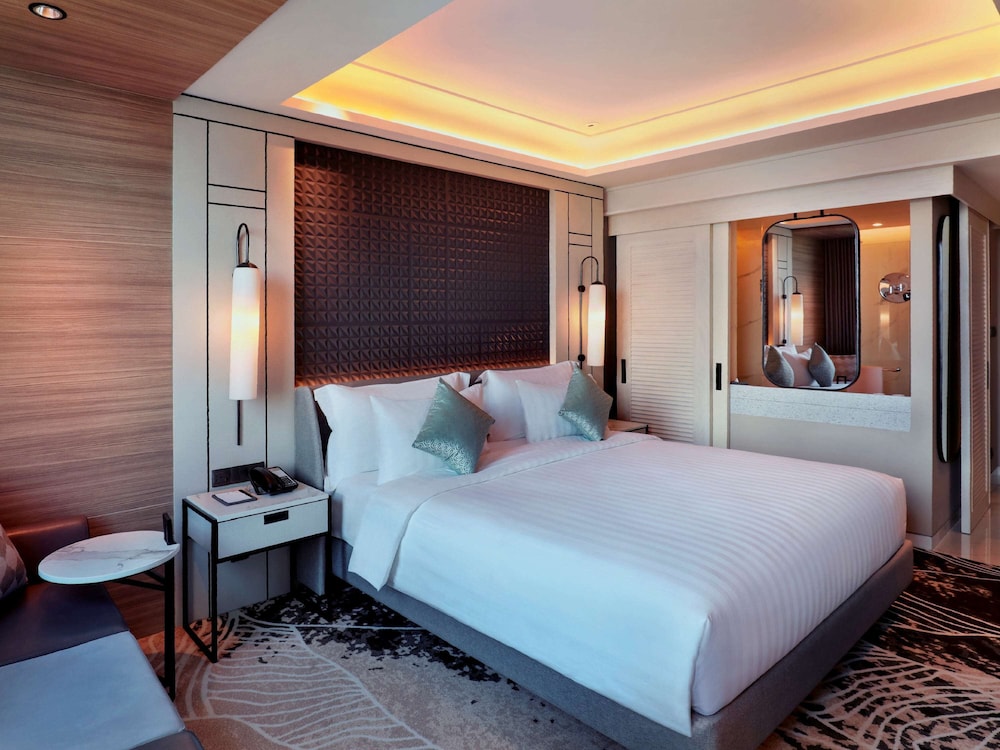 Movenpick Surabaya City 17/68