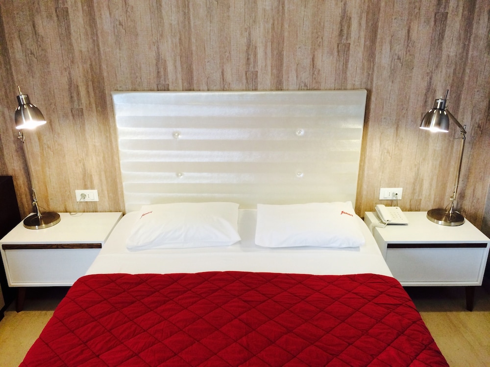 Fanari Hotel 39/40