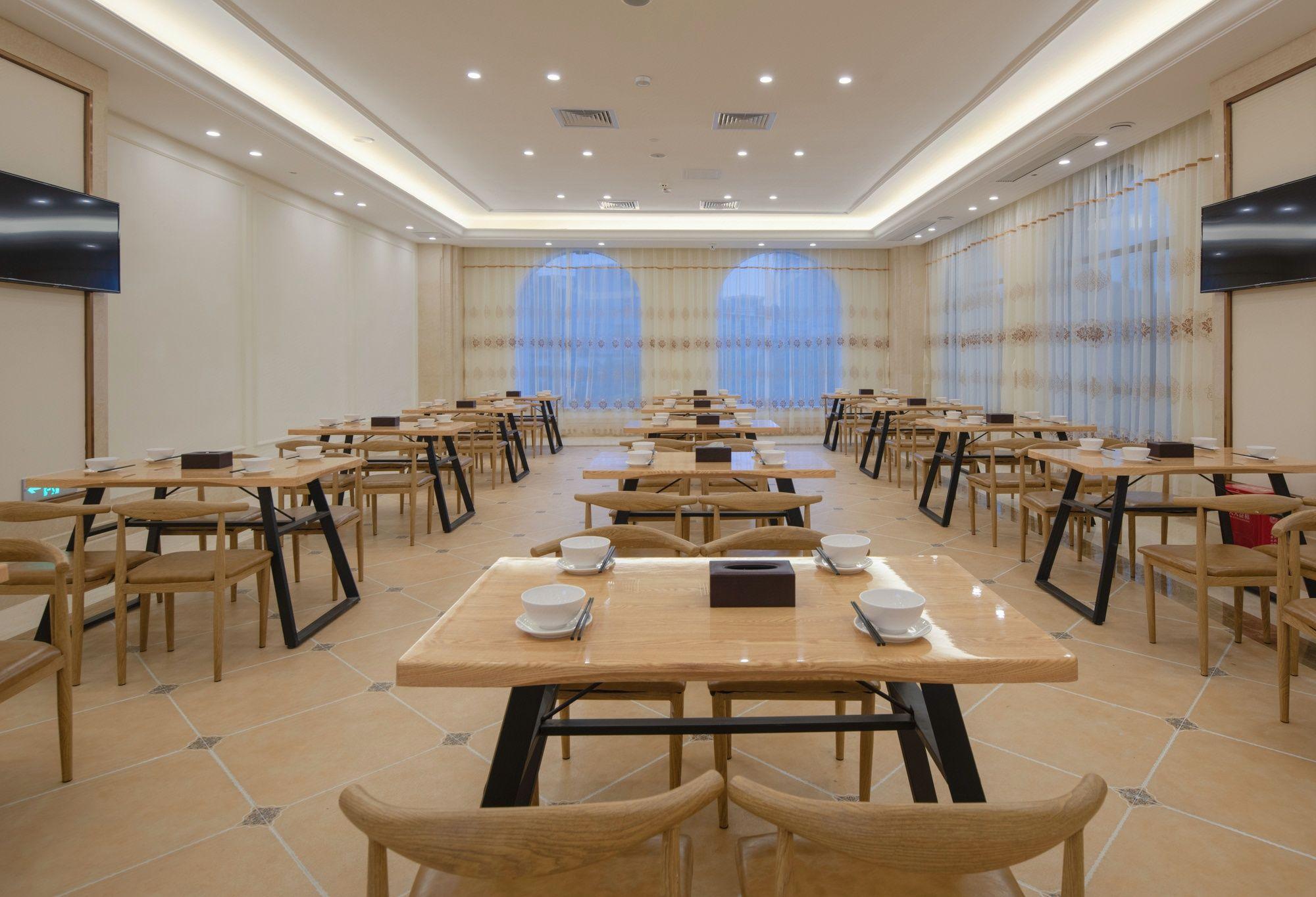 Vienna International Hotel (Xianyou High-speed Railway Station Store) 31/32