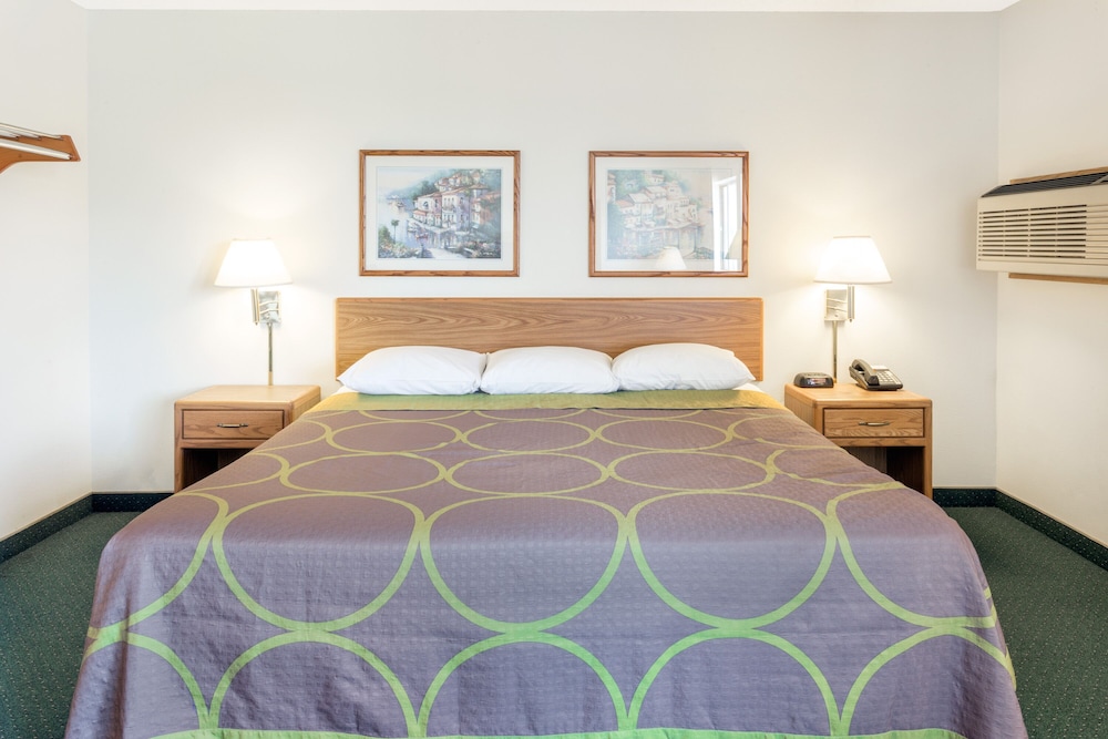 Budget Inn and Suites 8/16
