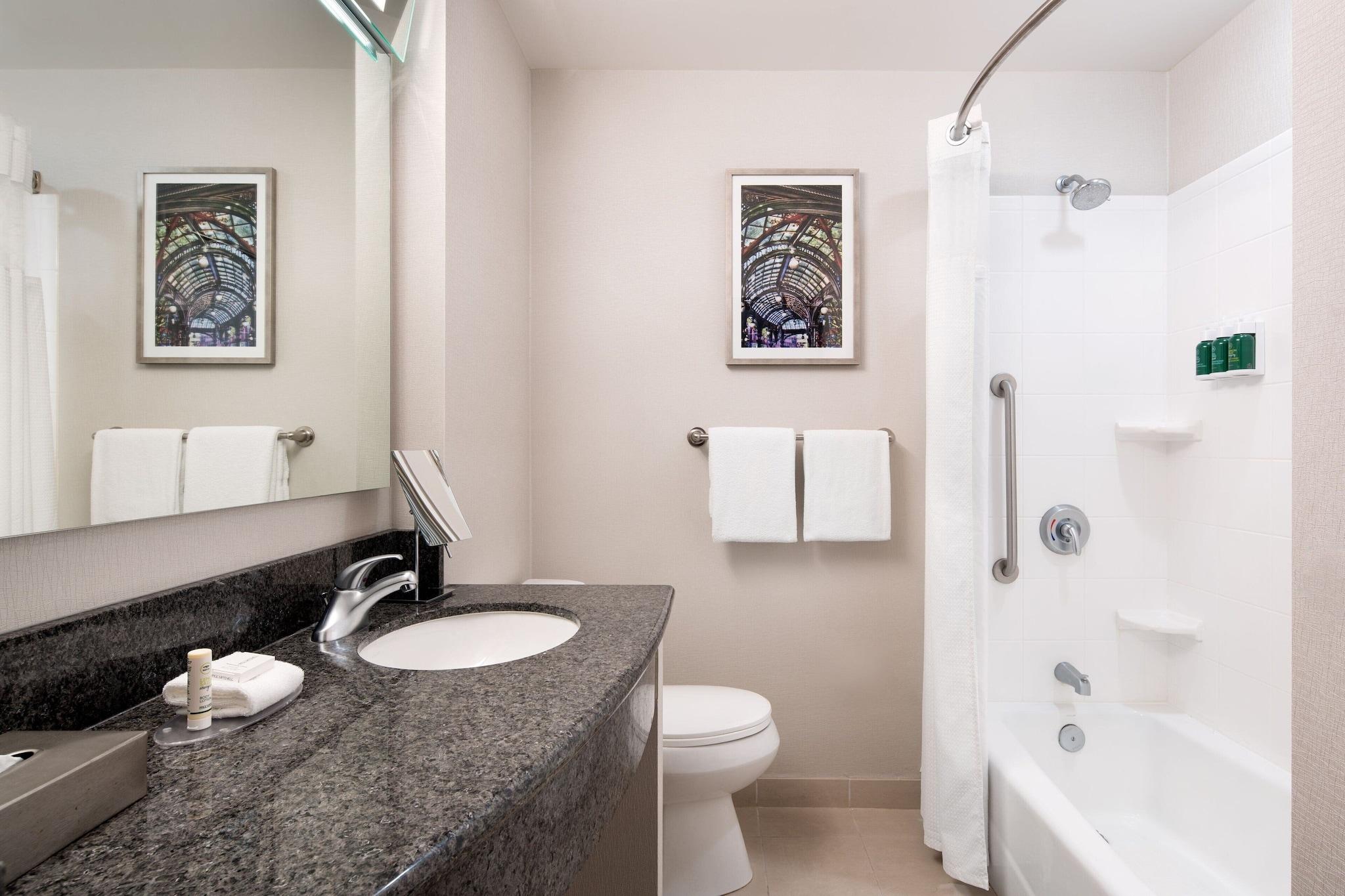 Room, Quadruple, Bay View، Courtyard Seattle Downtown Pioneer Square 5/5