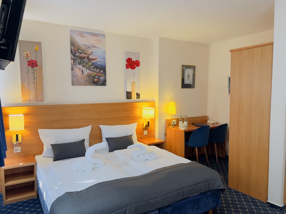 Elbbrucken Hotel 20/50