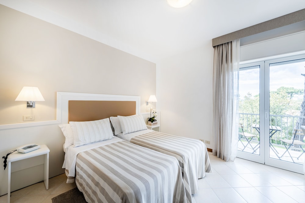 Andreaneri Hotel 10/63