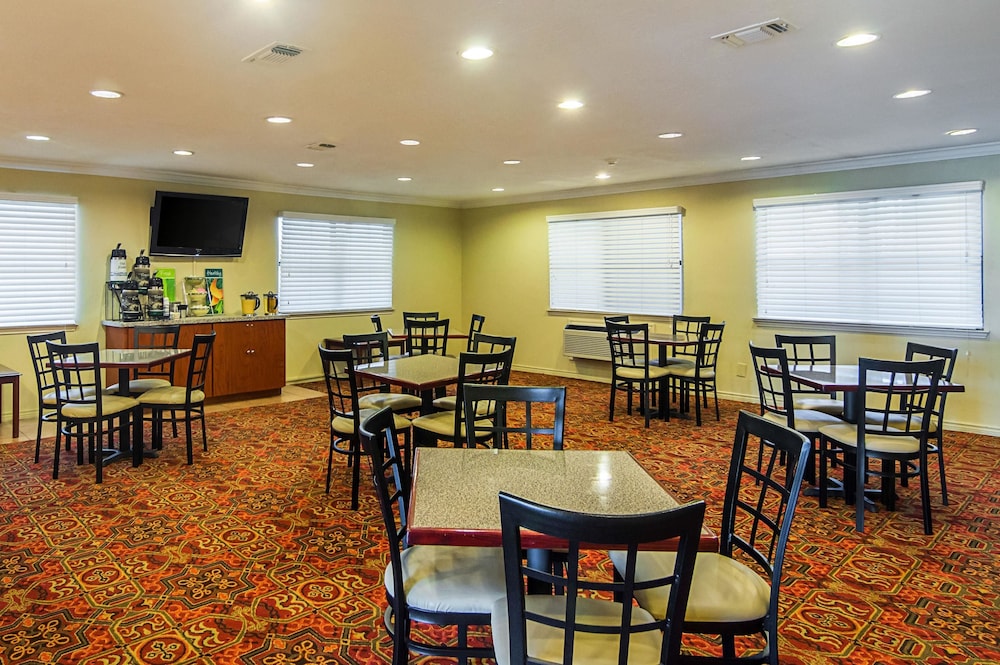 Quality Inn Suites Garland East Dallas 51/56