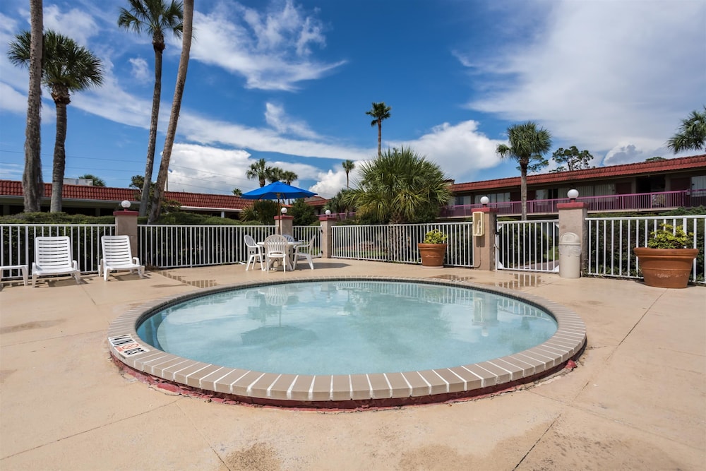 Motel6 Spring Hill, FL - Weeki Wachee 52/64
