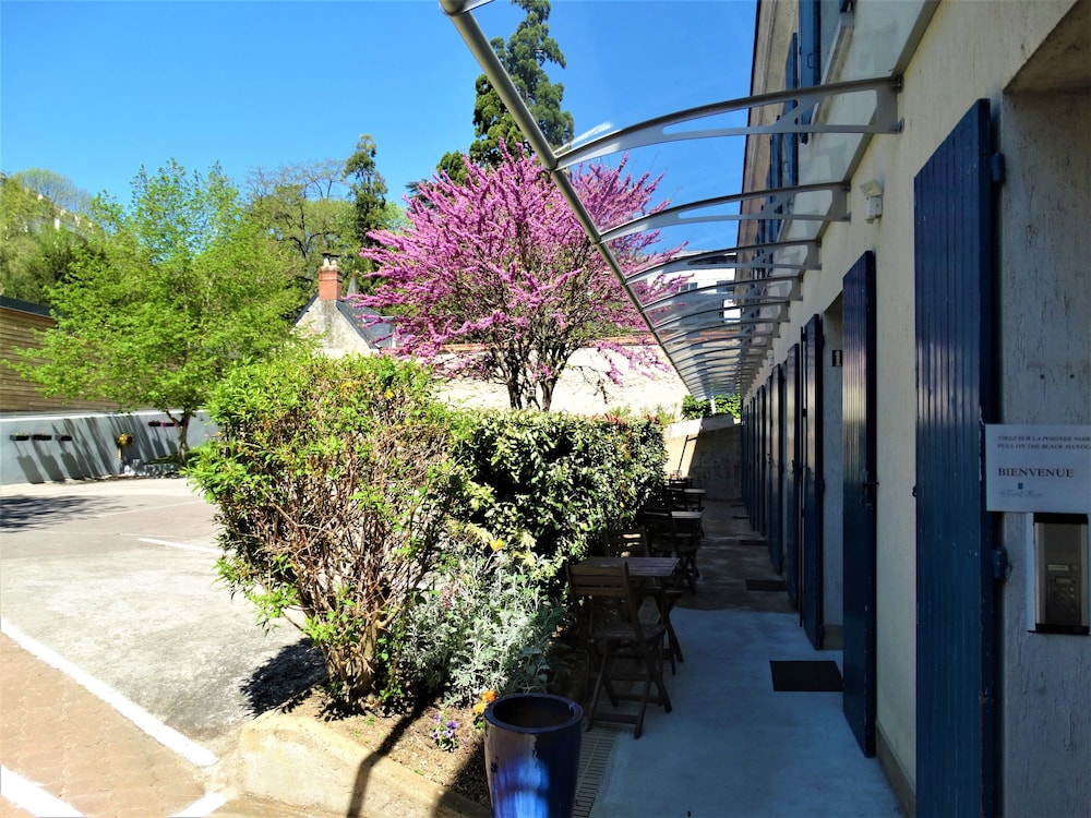 Le Castel Fleuri Hotel 54/61