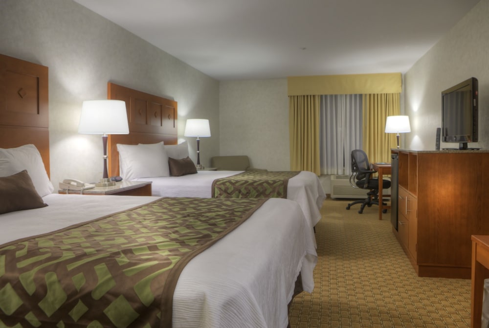 DELUXE, 2 QUEEN BEDS