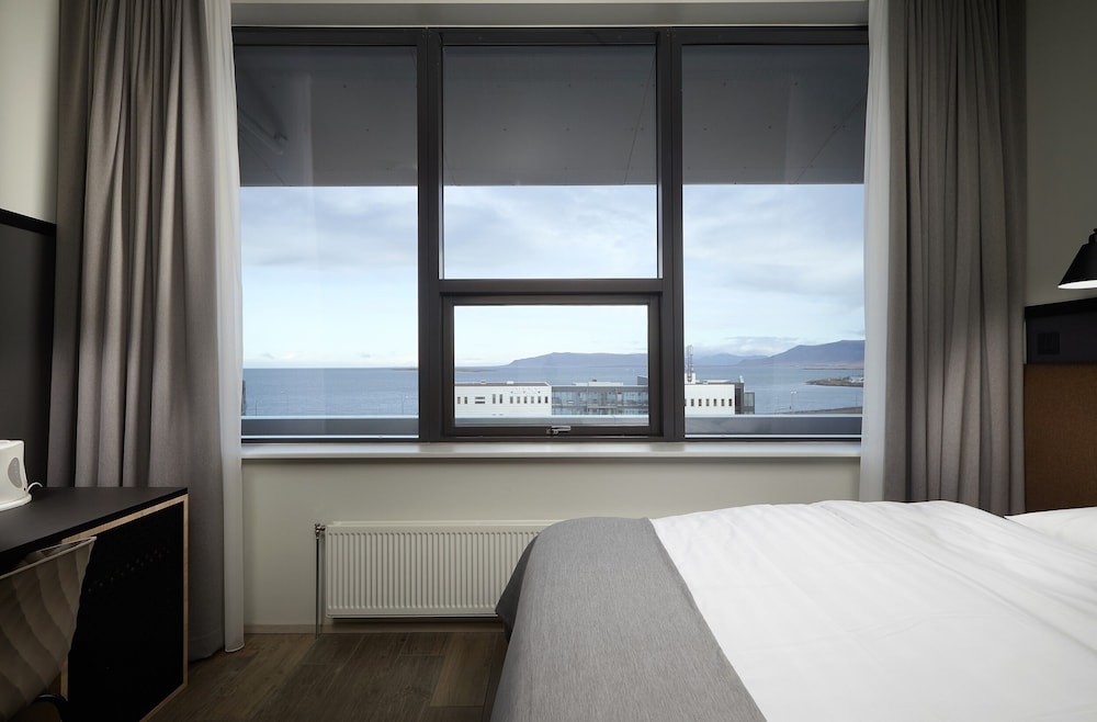 Cabin Hotel 27/71