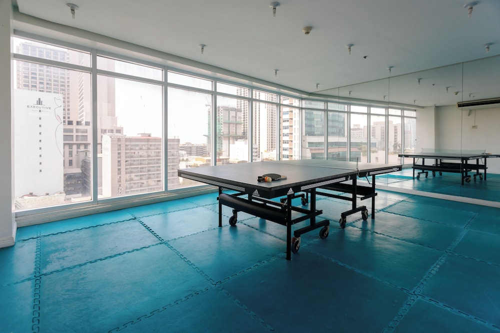 Regency Grand Suites 33/66