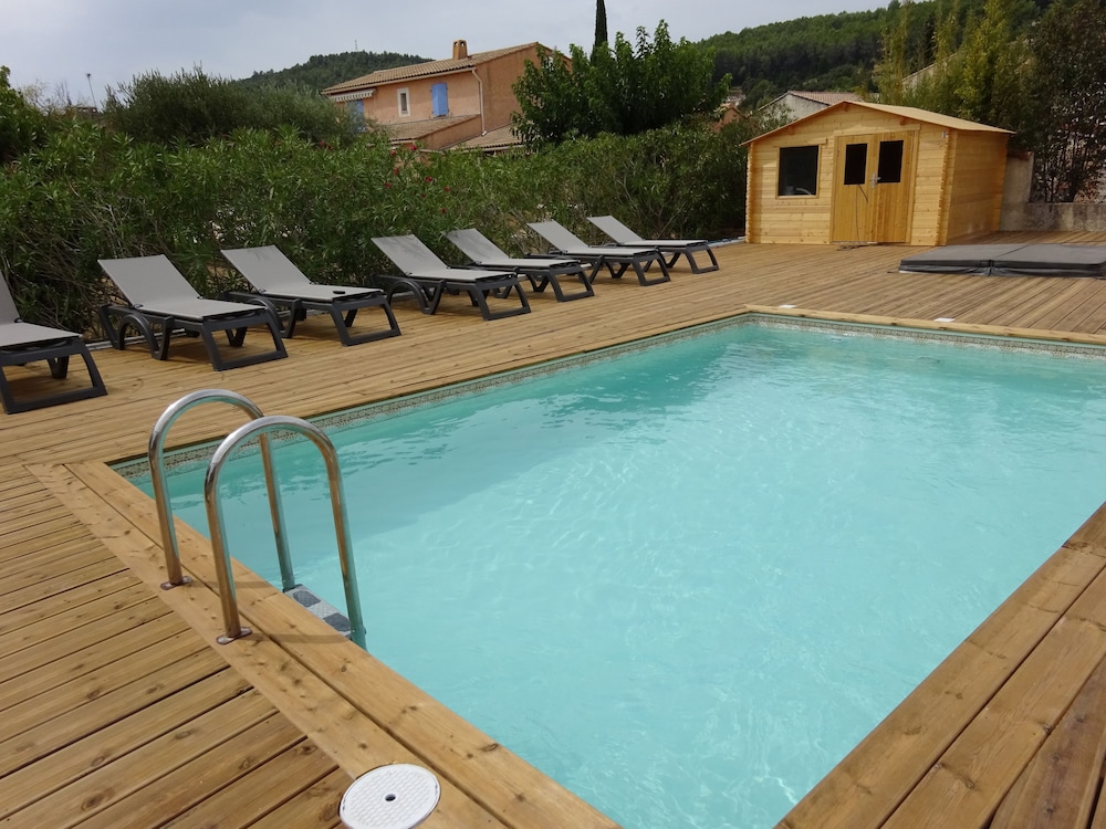 Hotel Restaurant Le Castel Fleuri 28/50