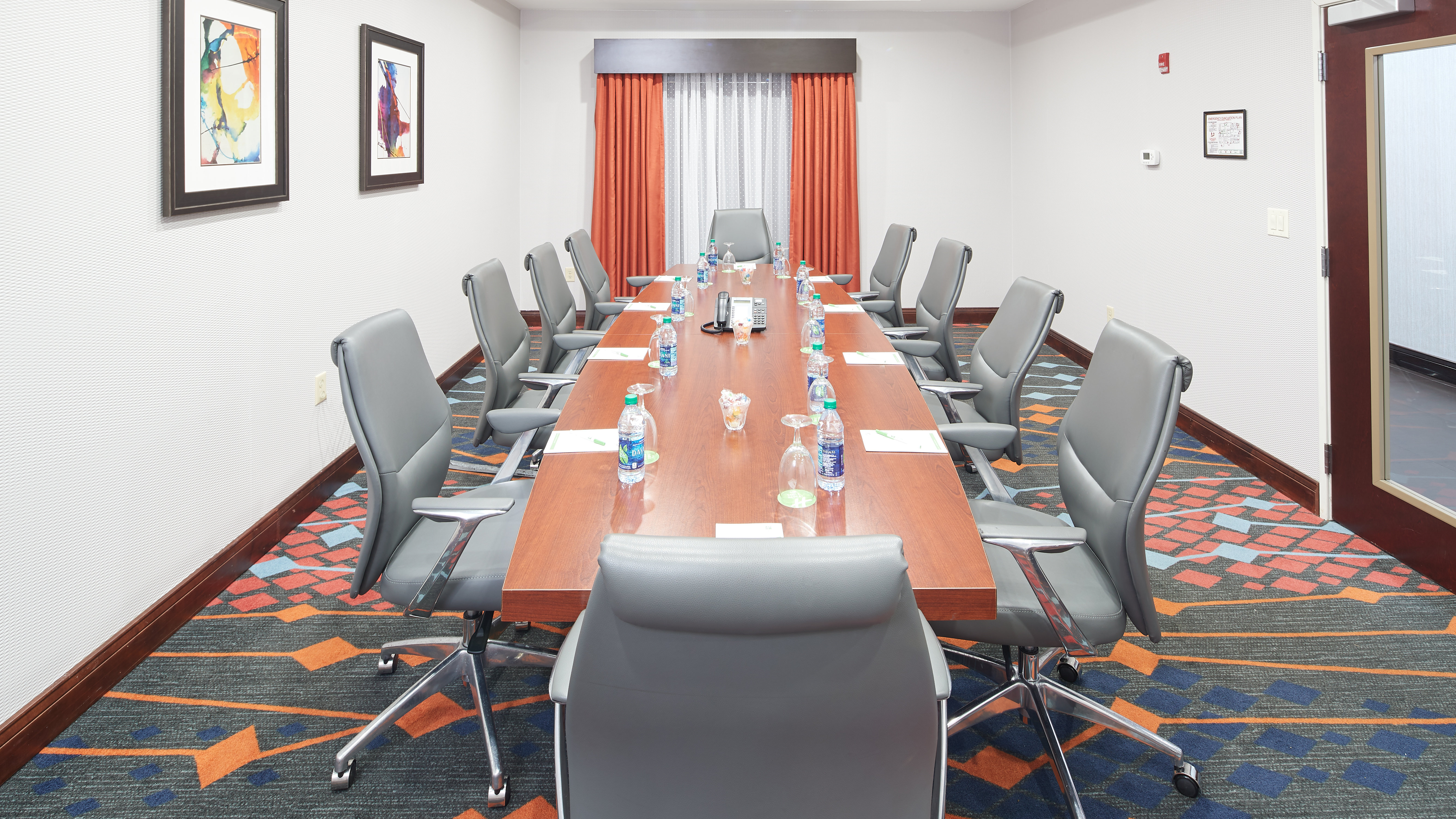 Holiday Inn Hotel Suites Stockbridge Atlanta I 75 37/50