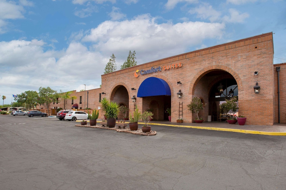 Comfort Suites Tucson near Sabino Canyon 10/47