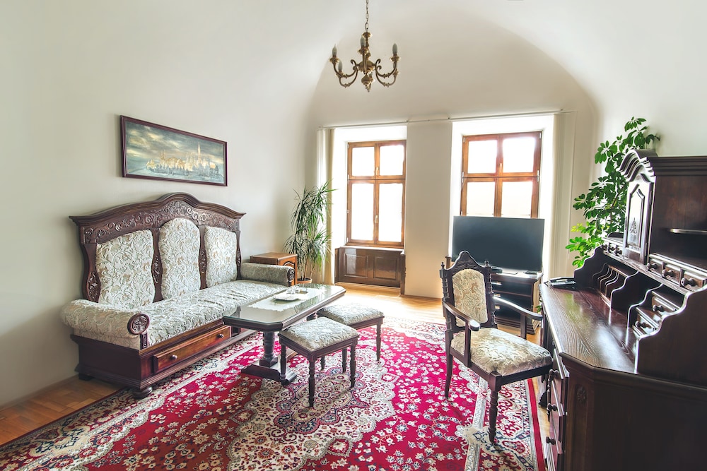 Arkada Hotel 38/56