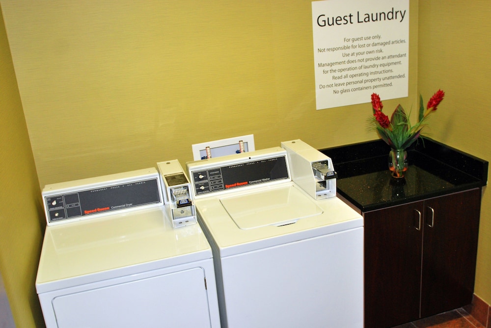 Holiday Inn Express Lapeer 30/71