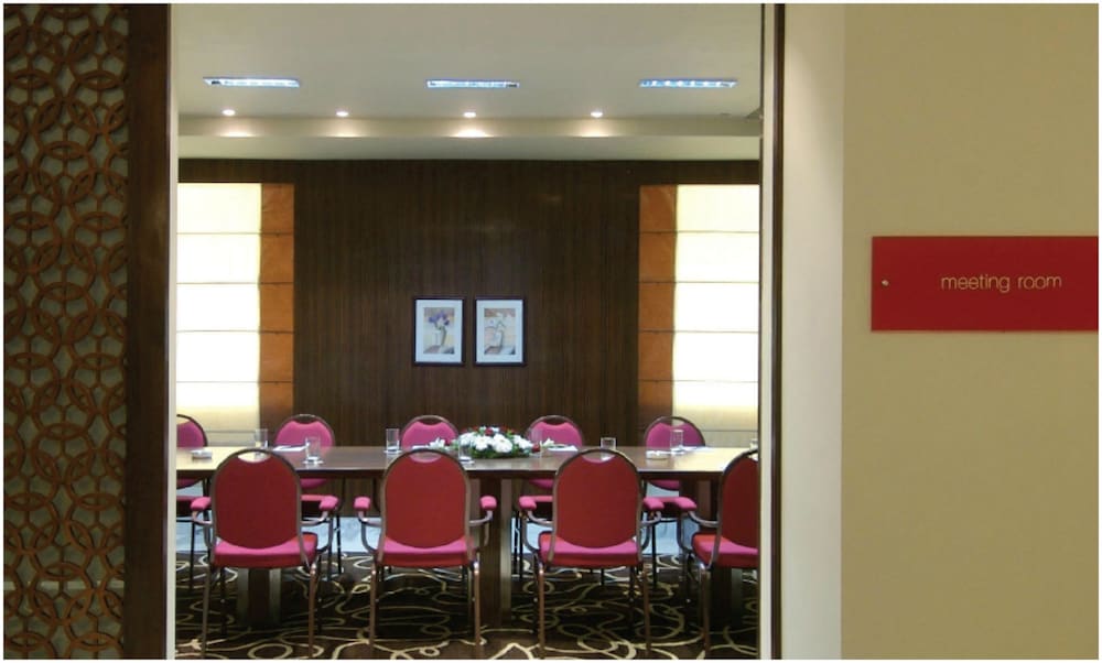 Vivanta Vijayawada MG Road (ex. The Gateway M G Road Hotel) 52/55