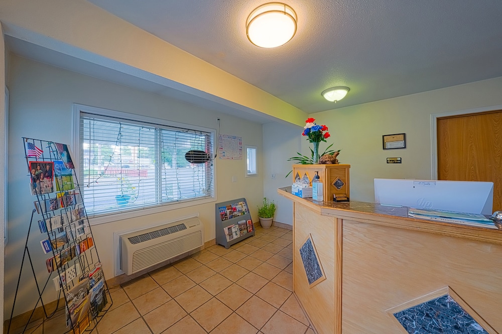Budget 8 Motel John Day 10/50