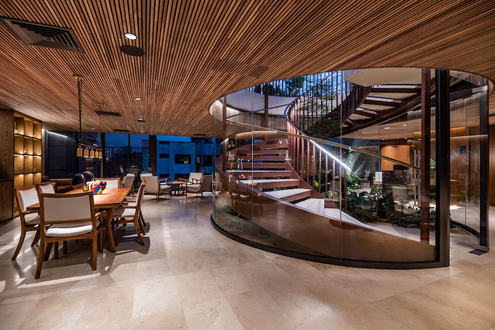 Elcielo Hotel and Restaurant 37/56