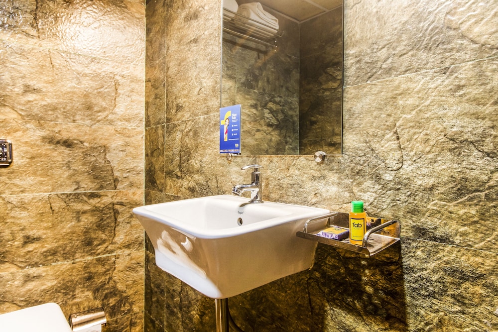 Fabhotel Amour Andheri East 17/17
