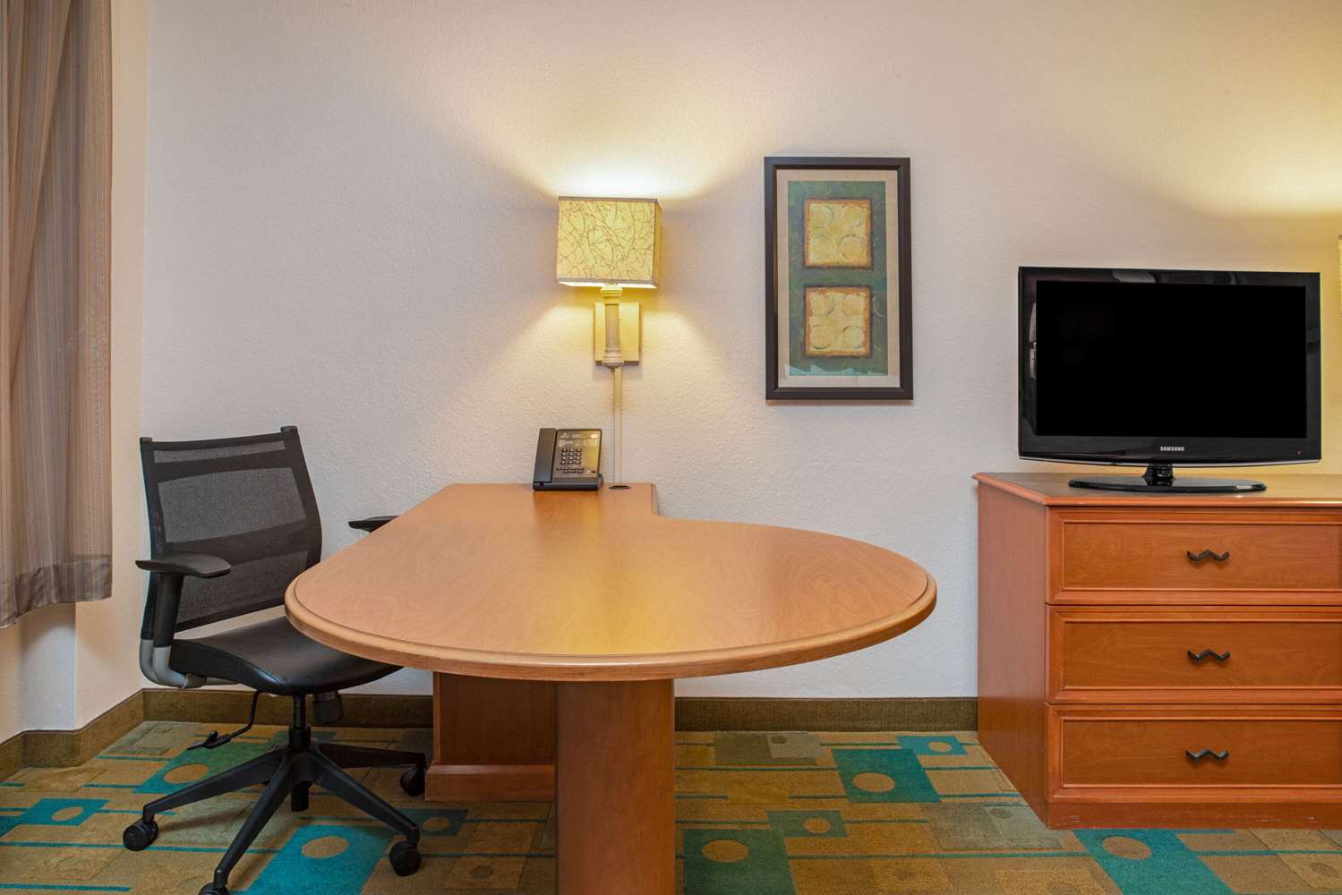 La Quinta Inn & Suites by Wyndham USF (Near Busch Gardens) 43/54