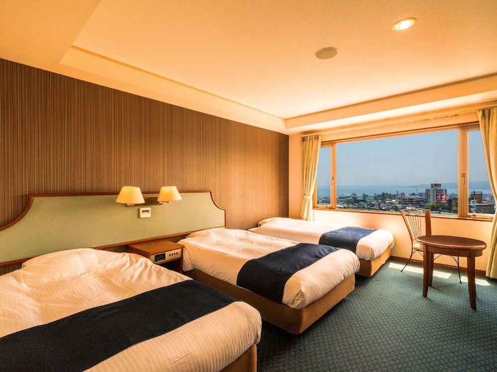STANDARD, TWIN BEDS, OCEAN VIEW, BATHTUB