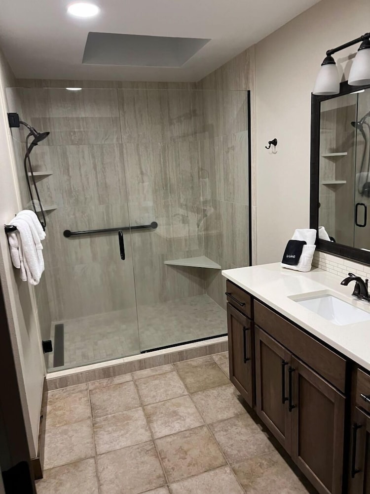 Deluxe, Studio, Murphy Bed