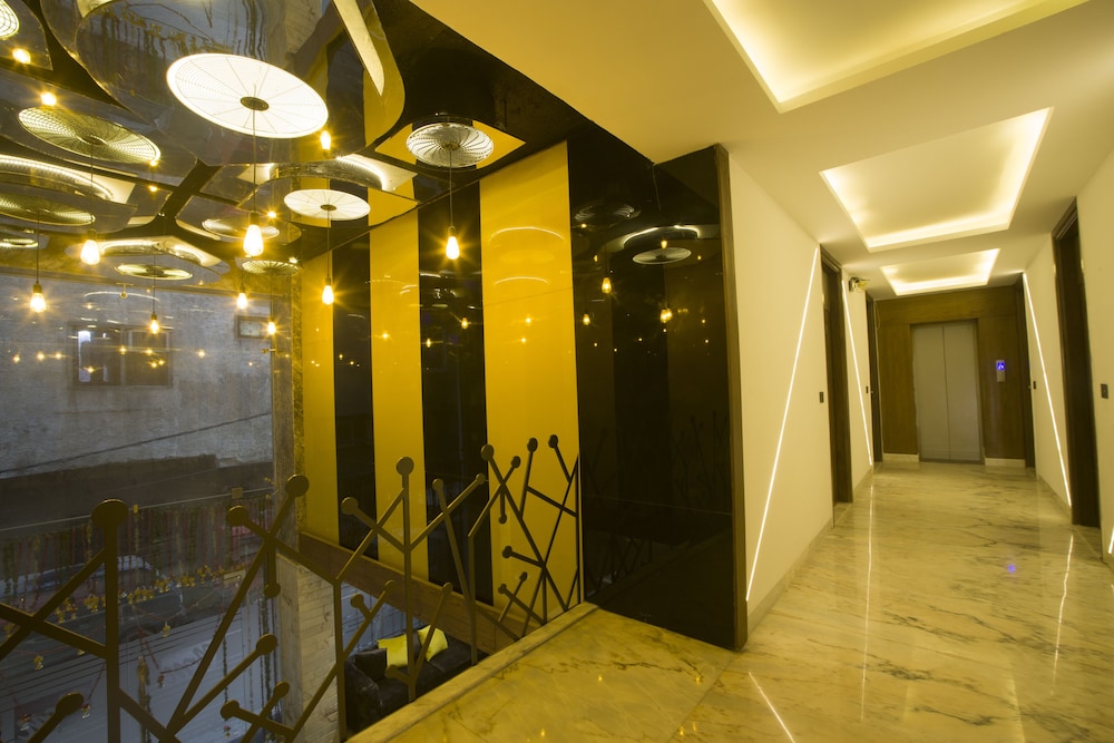 Staybook Hotel Nitya Maharani 11/50