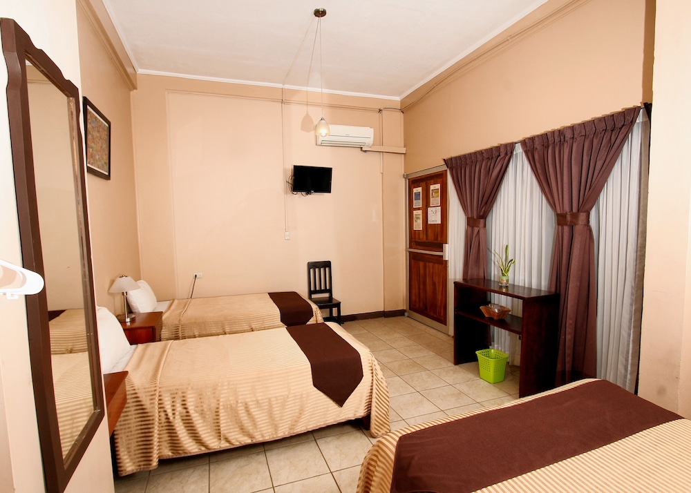 HOTEL LAS COLINAS 57/77