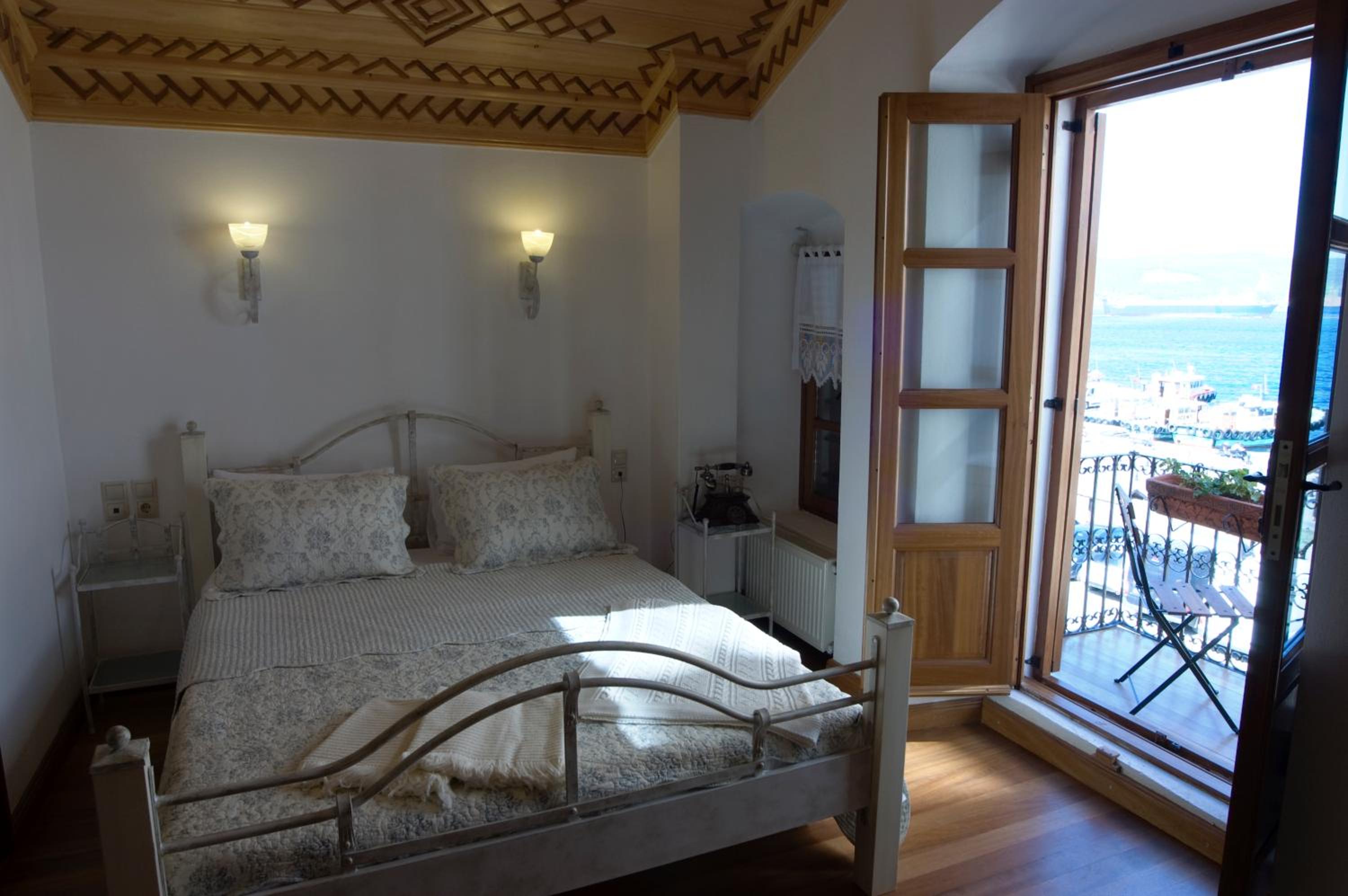 Deluxe, Double Bed