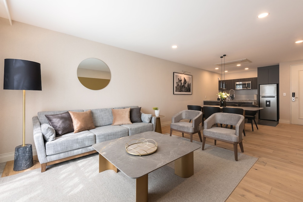 THE AMSTERDAM LUXURY PLUS BY VIADORA 17/44