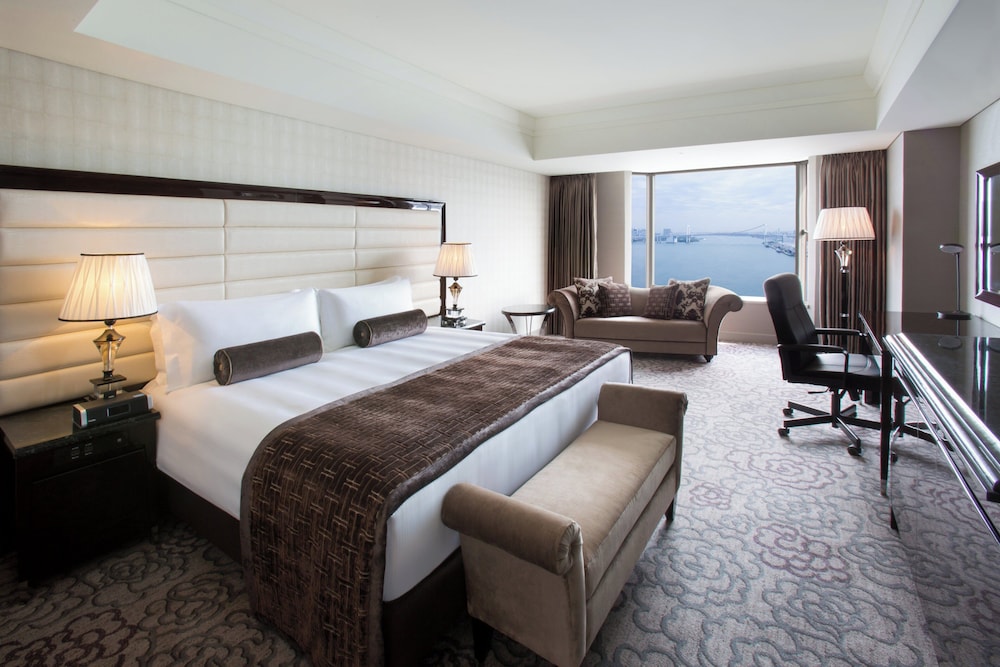 Classic, King Bed, Bay View, Club Lounge Access