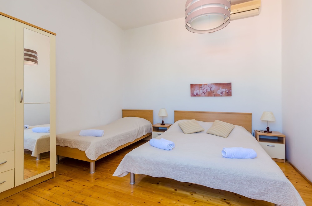 ORKA APARTMENTS 19/75