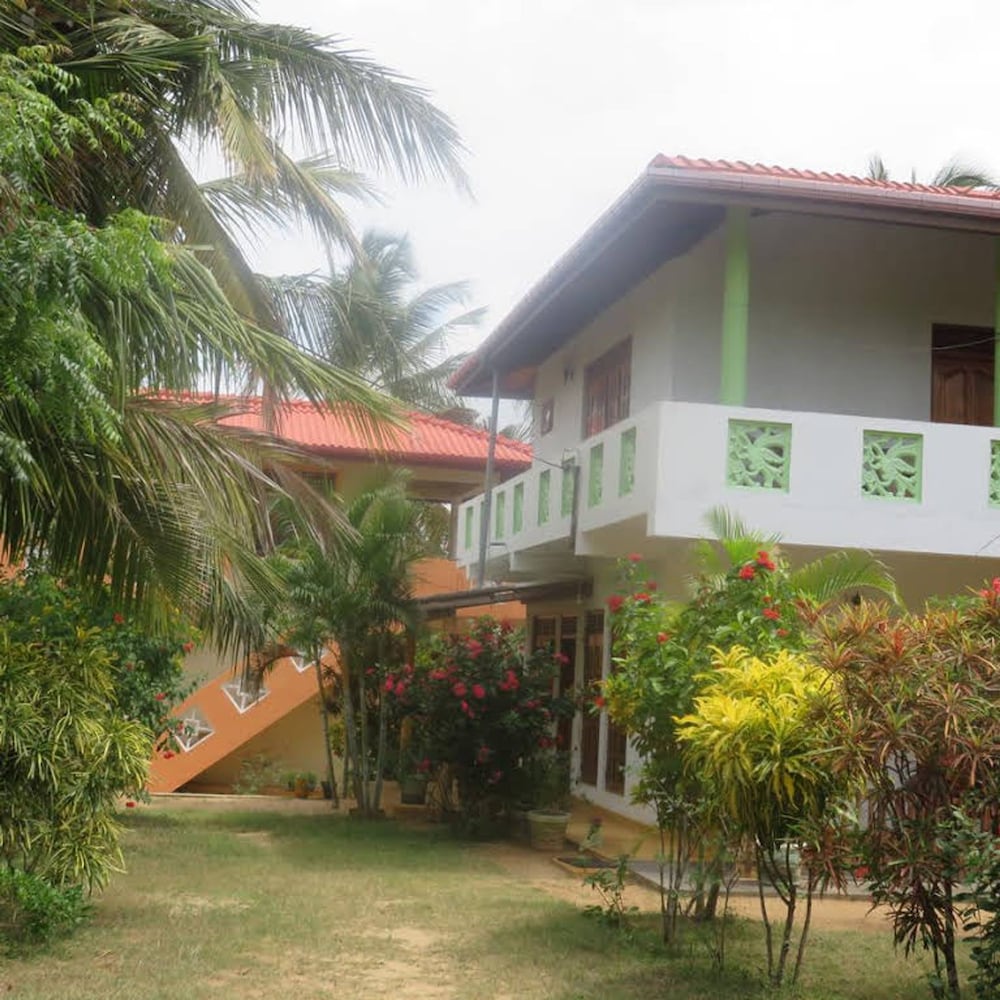 Beach Lagoon Guest House 6/50